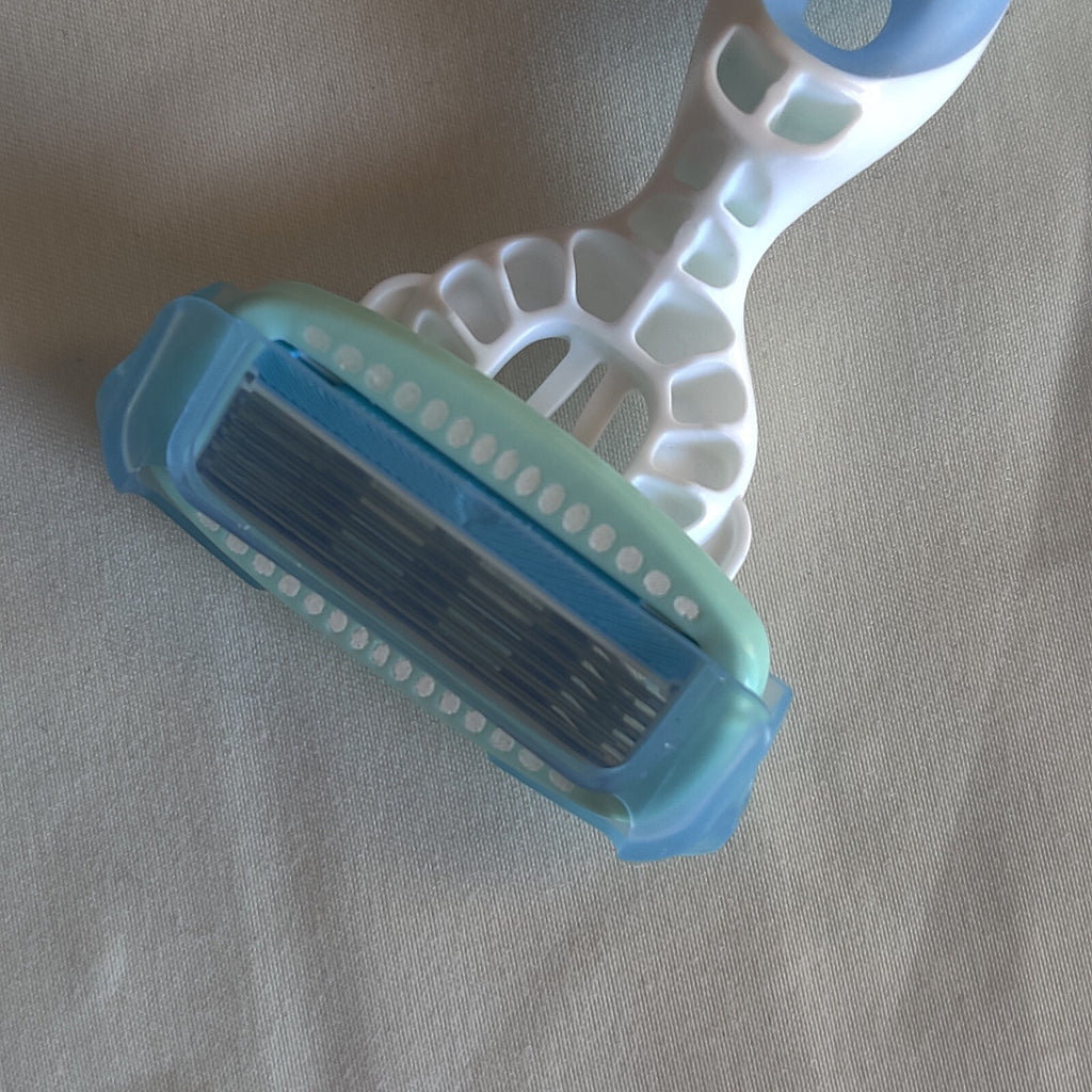 Disposable Razors for Women - Pack of 10 Silk Hydro 5 Shaving Blades