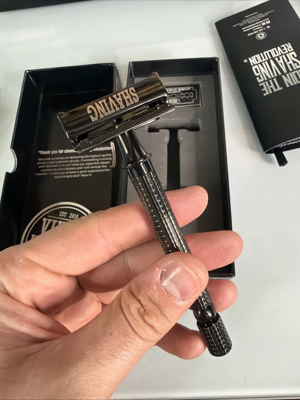 Long Handle Double Edge Safety Razor - Butterfly Open Traditional Shaving Tool