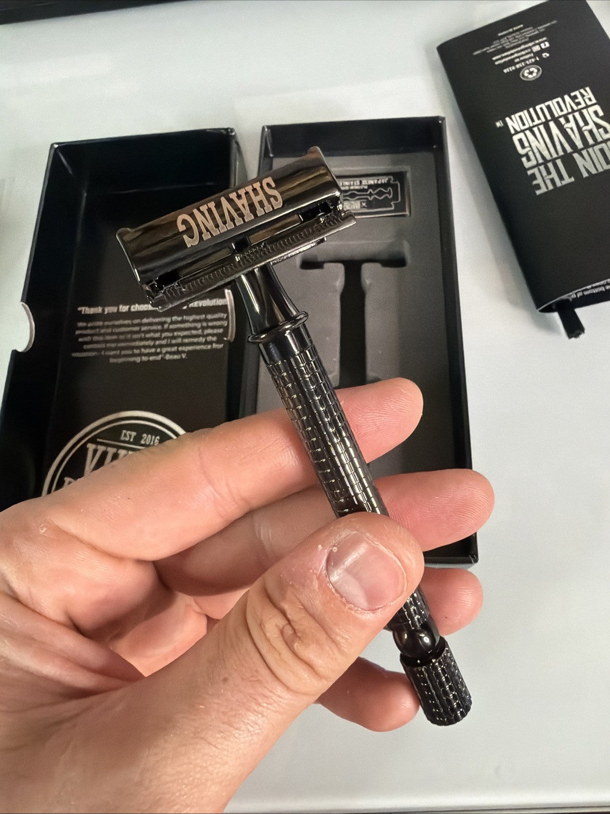 Long Handle Double Edge Safety Razor - Butterfly Open Traditional Shaving Tool